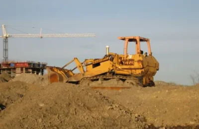 heavy equipment ECM buyer verification scene