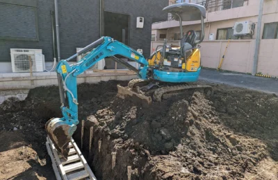 How Hydraulic Systems Work in Excavators heavy equipment scene