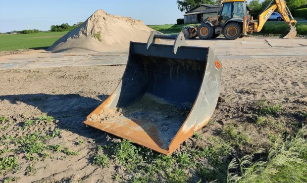 Excavator Display Photos: Front Panel vs Rear Housing