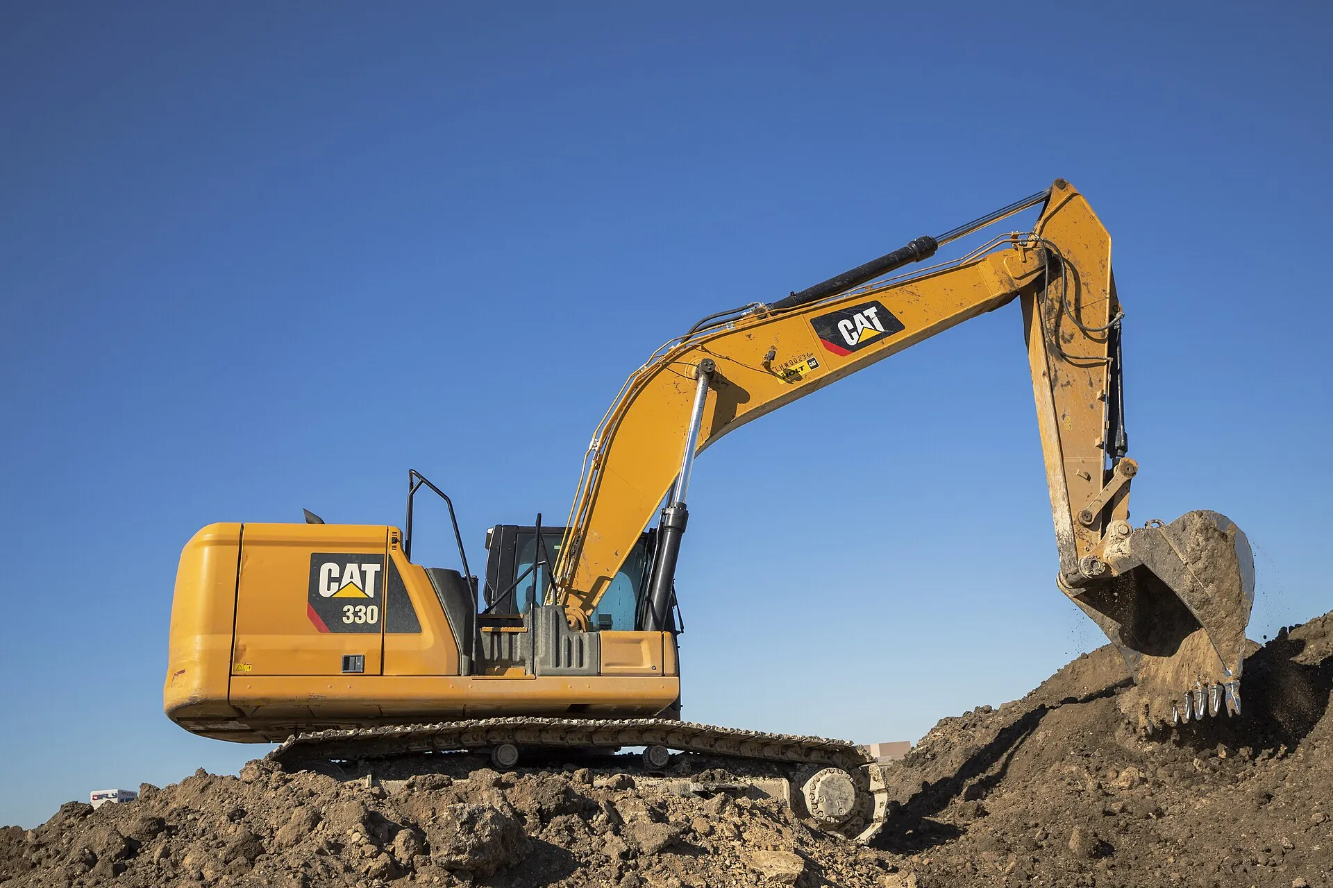 Caterpillar 330 excavator application